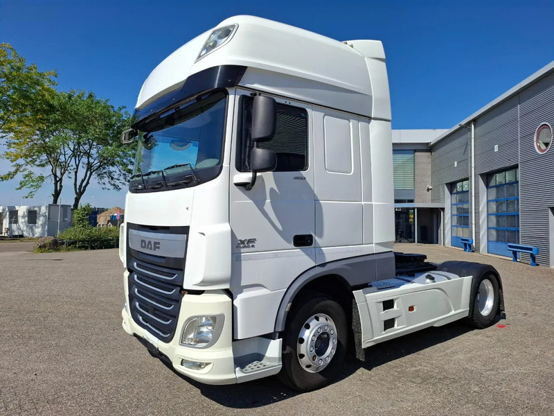 DAF XF106-460 / INTARDER / DOUBLE TANK / PARKCOOL / TUV:12-04-2026 / ACC / LWDS / ALCOA / AUTOMATIC / EURO-6 / 2017 - Trekker: afbeelding 1 DAF XF106-460 / INTARDER / DOUBLE TANK / PARKCOOL / TUV:12-04-2026 / ACC / LWDS / ALCOA / AUTOMATIC / EURO-6 / 2017 - Trekker: afbeelding 1