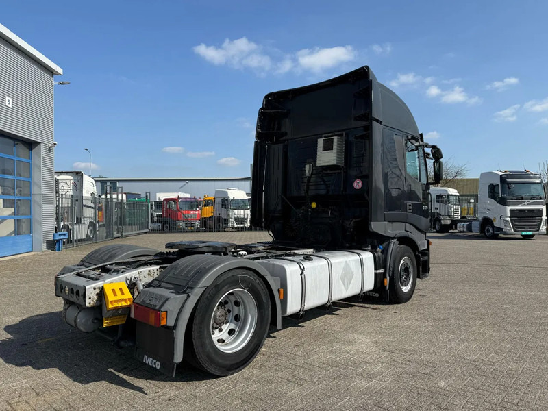 Iveco Stralis 500 / INTARDER / PARKCOOL / FRIDGE / 2XBED / AIRCO / SMART TACHO / AUTOMATIC / EURO-4 / 2008 - Trekker: afbeelding 5 Iveco Stralis 500 / INTARDER / PARKCOOL / FRIDGE / 2XBED / AIRCO / SMART TACHO / AUTOMATIC / EURO-4 / 2008 - Trekker: afbeelding 5