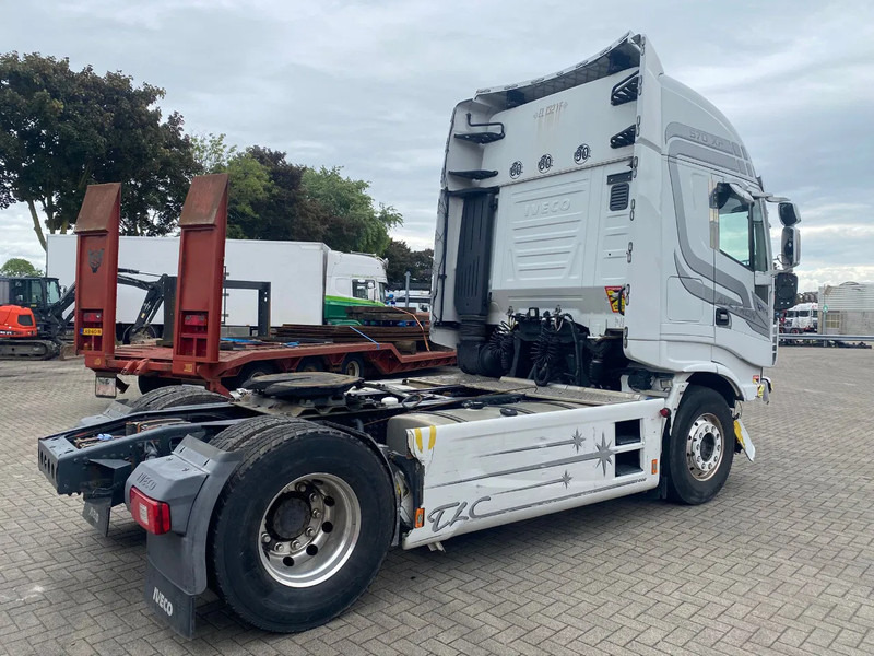 Iveco Stralis 570 XP / ENGINE RUNNING / INTARDER / PARKCOOL / DOUBLE TANK / NAVI / LEATHER / ONLY:749717 KM / ALCOA / EURO-6 / 2017 - Trekker: afbeelding 5 Iveco Stralis 570 XP / ENGINE RUNNING / INTARDER / PARKCOOL / DOUBLE TANK / NAVI / LEATHER / ONLY:749717 KM / ALCOA / EURO-6 / 2017 - Trekker: afbeelding 5