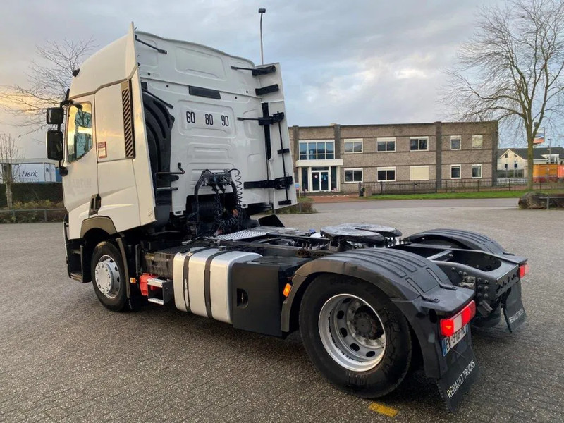 Renault T480 COMFORT / DOUBLE TANK / LWDS / AIRCO / 2XBED / AUTOMATIC / EURO-6 / 2016 - Trekker: afbeelding 3 Renault T480 COMFORT / DOUBLE TANK / LWDS / AIRCO / 2XBED / AUTOMATIC / EURO-6 / 2016 - Trekker: afbeelding 3