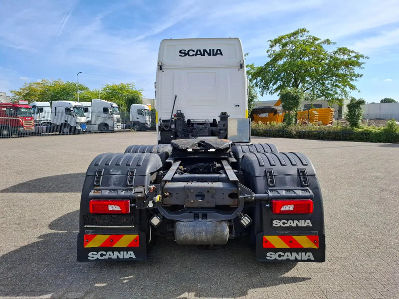 Scania NGS R650 V8 / 6X4 / RETARDER / 2X BIG AXLE / PARKCOOL / DOUBLE TANK / INLINER / FULL-AIR / ALCOA / LEATHER / NAVI / GEN2 V2 / EU - Trekker: afbeelding 4 Scania NGS R650 V8 / 6X4 / RETARDER / 2X BIG AXLE / PARKCOOL / DOUBLE TANK / INLINER / FULL-AIR / ALCOA / LEATHER / NAVI / GEN2 V2 / EU - Trekker: afbeelding 4
