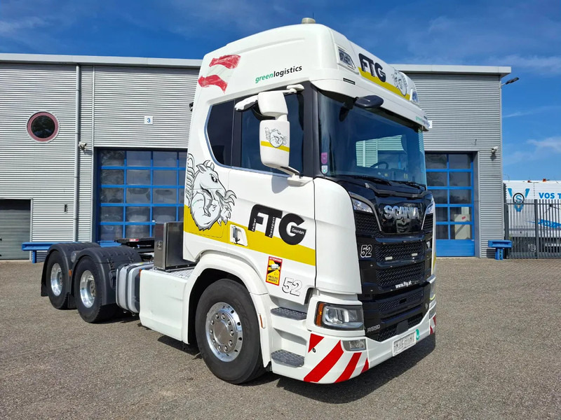 Scania NGS R650 V8 / 6X4 / RETARDER / 2X BIG AXLE / PARKCOOL / DOUBLE TANK / INLINER / FULL-AIR / ALCOA / LEATHER / NAVI / GEN2 V2 / EU - Trekker: afbeelding 2 Scania NGS R650 V8 / 6X4 / RETARDER / 2X BIG AXLE / PARKCOOL / DOUBLE TANK / INLINER / FULL-AIR / ALCOA / LEATHER / NAVI / GEN2 V2 / EU - Trekker: afbeelding 2