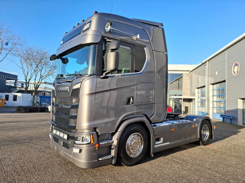 Scania NGS S520 V8 / RETARDER / HYDRAULICS / I-PARKCOOL / ACC / FULL-AIR / TUV: 30-05-2026 / NAVI / LEATHER / AUTOMATIC / EURO-6C / 201 - Trekker: afbeelding 1 Scania NGS S520 V8 / RETARDER / HYDRAULICS / I-PARKCOOL / ACC / FULL-AIR / TUV: 30-05-2026 / NAVI / LEATHER / AUTOMATIC / EURO-6C / 201 - Trekker: afbeelding 1