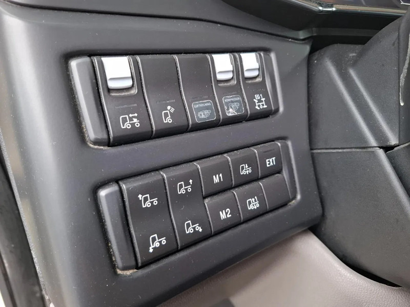 Trekker Scania NGS S650 V8 / RETARDER / 633397 KM / 9 TON FRONT AXELE / FULL-AIR / INLINER / FULL SPOILER / LEATHER / ALCOA / NAVI / FRIDGE / E: afbeelding 18