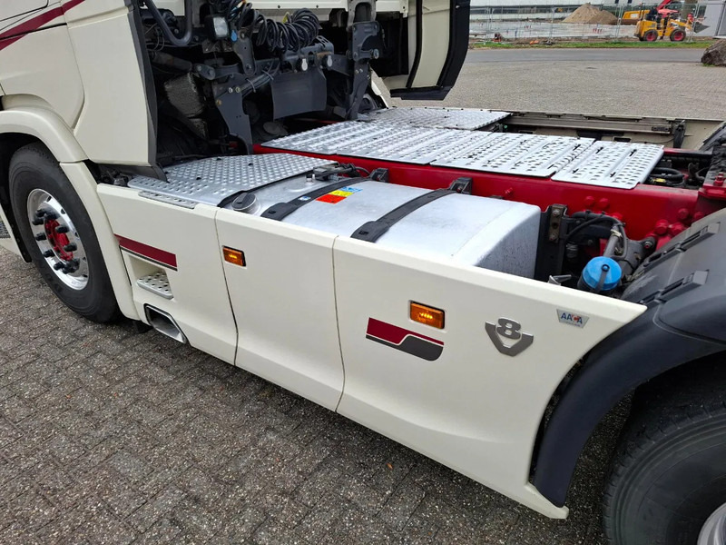 Trekker Scania NGS S650 V8 / RETARDER / 633397 KM / 9 TON FRONT AXELE / FULL-AIR / INLINER / FULL SPOILER / LEATHER / ALCOA / NAVI / FRIDGE / E: afbeelding 8