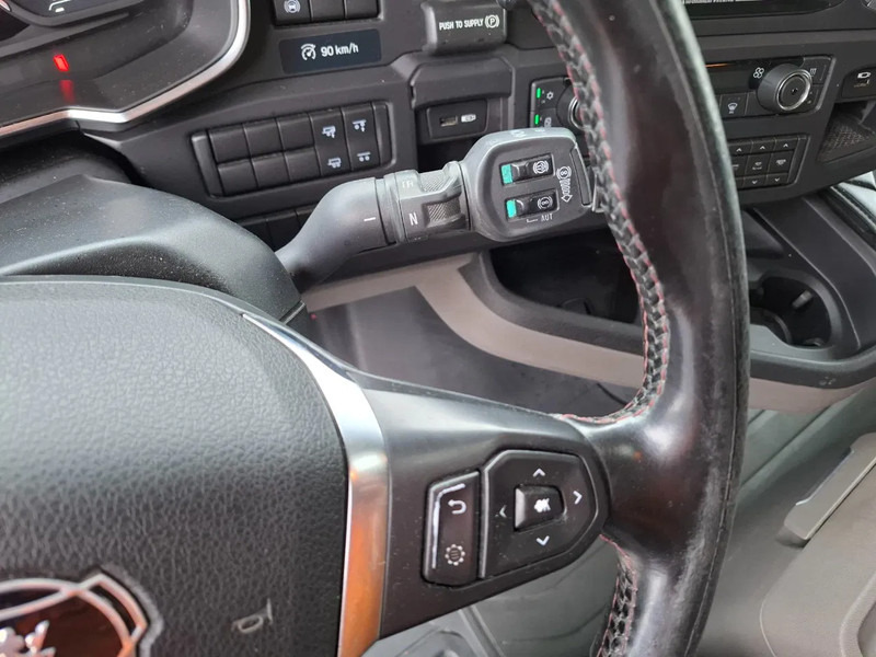 Trekker Scania NGS S650 V8 / RETARDER / 633397 KM / 9 TON FRONT AXELE / FULL-AIR / INLINER / FULL SPOILER / LEATHER / ALCOA / NAVI / FRIDGE / E: afbeelding 17