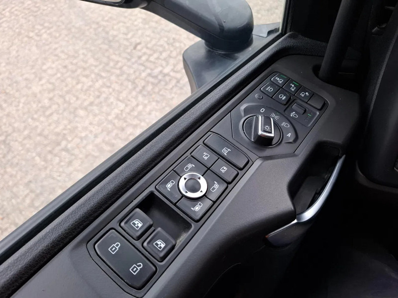 Trekker Scania NGS S650 V8 / RETARDER / 633397 KM / 9 TON FRONT AXELE / FULL-AIR / INLINER / FULL SPOILER / LEATHER / ALCOA / NAVI / FRIDGE / E: afbeelding 19