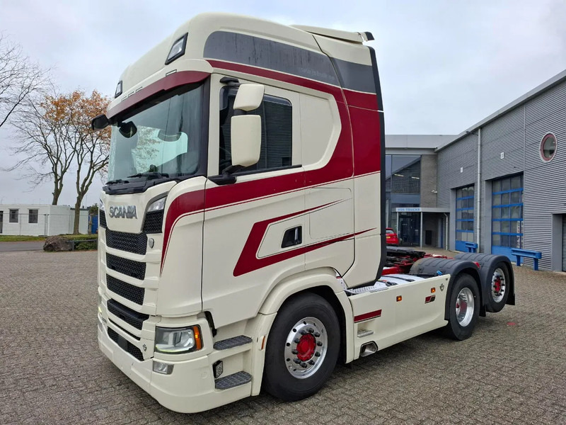 Scania NGS S650 V8 / RETARDER / 633397 KM / 9 TON FRONT AXELE / FULL-AIR / INLINER / FULL SPOILER / LEATHER / ALCOA / NAVI / FRIDGE / E - Trekker: afbeelding 1 Scania NGS S650 V8 / RETARDER / 633397 KM / 9 TON FRONT AXELE / FULL-AIR / INLINER / FULL SPOILER / LEATHER / ALCOA / NAVI / FRIDGE / E - Trekker: afbeelding 1