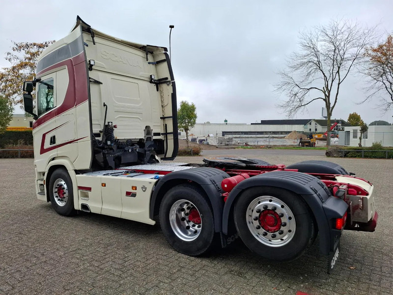 Scania NGS S650 V8 / RETARDER / 633397 KM / 9 TON FRONT AXELE / FULL-AIR / INLINER / FULL SPOILER / LEATHER / ALCOA / NAVI / FRIDGE / E - Trekker: afbeelding 3 Scania NGS S650 V8 / RETARDER / 633397 KM / 9 TON FRONT AXELE / FULL-AIR / INLINER / FULL SPOILER / LEATHER / ALCOA / NAVI / FRIDGE / E - Trekker: afbeelding 3