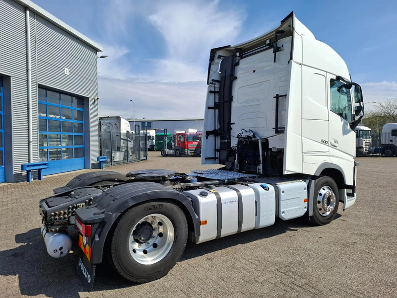 Volvo FH4-500 / VEB+ / DOUBLE TANK / I-PARKCOOL / TUV:08-01-2026 / ALCOA / FRIDGE / GOOD TYRES / AUTOMATIC / EURO-6 / 2018 - Trekker: afbeelding 5 Volvo FH4-500 / VEB+ / DOUBLE TANK / I-PARKCOOL / TUV:08-01-2026 / ALCOA / FRIDGE / GOOD TYRES / AUTOMATIC / EURO-6 / 2018 - Trekker: afbeelding 5