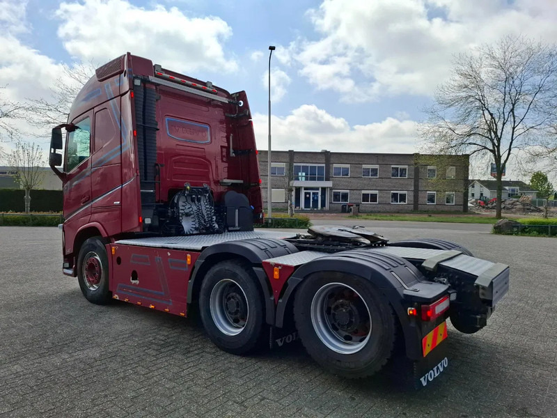 Volvo FH4-540 / 6X4 / BIG AXLE / HYDRAULICS / VEB+ / DYNAMIC STEERING / NAVI / ACC / LWDS / FULL-AIR / LEATHER / AUTOMATIC / EURO-6 / - Trekker: afbeelding 3 Volvo FH4-540 / 6X4 / BIG AXLE / HYDRAULICS / VEB+ / DYNAMIC STEERING / NAVI / ACC / LWDS / FULL-AIR / LEATHER / AUTOMATIC / EURO-6 / - Trekker: afbeelding 3