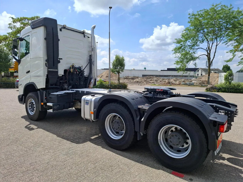 Volvo FH5-500 / 6X4 / RETARDER / HYDRAULICS / ONLY:46190 KM / BIG AXLE / 52 TON / VEB+ / ACC / LWDS / TOP CONDITION / AUTOMATIC / EURO - Trekker: afbeelding 3 Volvo FH5-500 / 6X4 / RETARDER / HYDRAULICS / ONLY:46190 KM / BIG AXLE / 52 TON / VEB+ / ACC / LWDS / TOP CONDITION / AUTOMATIC / EURO - Trekker: afbeelding 3