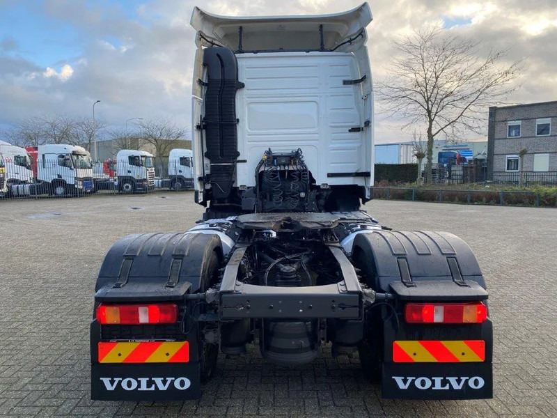 Volvo FM11-370 / GERMAN TRUCK / KB CHASSIS / VEB / ACC / LWDS / DOUBLE TANK / ONLY:763562 KM / AIRCO / AUTOMATIC / EURO-6 / 2018 - Trekker: afbeelding 4 Volvo FM11-370 / GERMAN TRUCK / KB CHASSIS / VEB / ACC / LWDS / DOUBLE TANK / ONLY:763562 KM / AIRCO / AUTOMATIC / EURO-6 / 2018 - Trekker: afbeelding 4