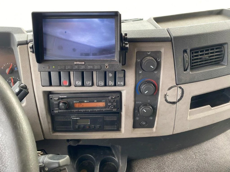 Bakwagen Volvo FE320 ONLY-463904-KM / CLOSED BOX / LOAD LIFT / AUTOMATIC / SIDE DOORS / EURO-6 / 2014: afbeelding 20