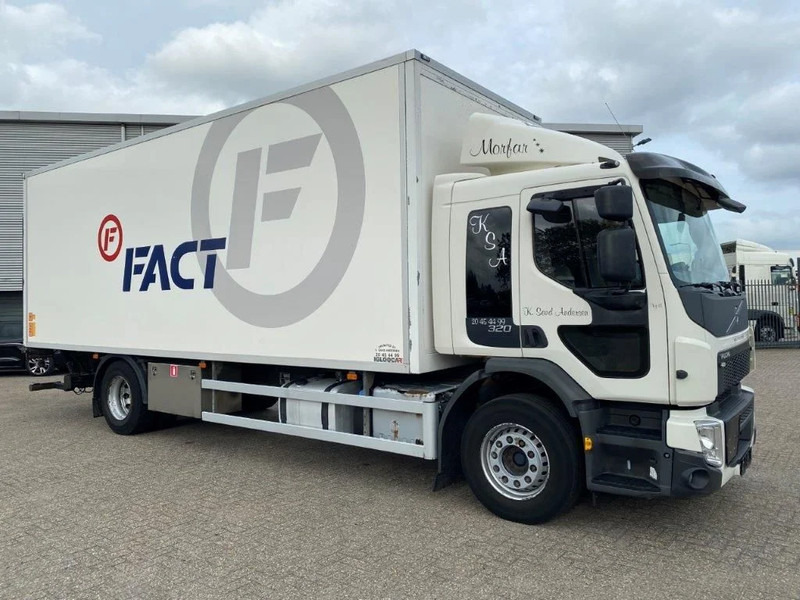 Volvo FE320 ONLY-463904-KM / CLOSED BOX / LOAD LIFT / AUTOMATIC / SIDE DOORS / EURO-6 / 2014 - Bakwagen: afbeelding 2 Volvo FE320 ONLY-463904-KM / CLOSED BOX / LOAD LIFT / AUTOMATIC / SIDE DOORS / EURO-6 / 2014 - Bakwagen: afbeelding 2
