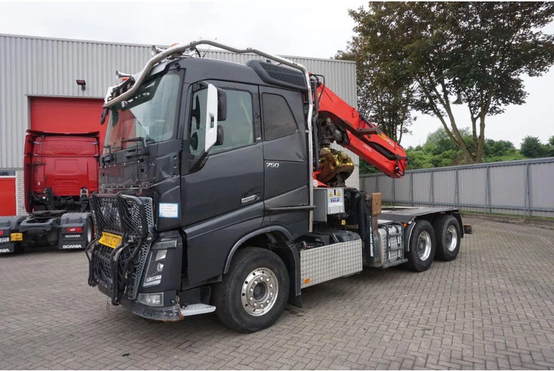 Volvo FH16-750 / ENGINE RUNNING / 6x4 / RETARDER / BIG AXLE / VEB+ / PALFINGER FD250 / EURO-6 / 2016 - Houttransport, Kraanwagen: afbeelding 2 Volvo FH16-750 / ENGINE RUNNING / 6x4 / RETARDER / BIG AXLE / VEB+ / PALFINGER FD250 / EURO-6 / 2016 - Houttransport, Kraanwagen: afbeelding 2