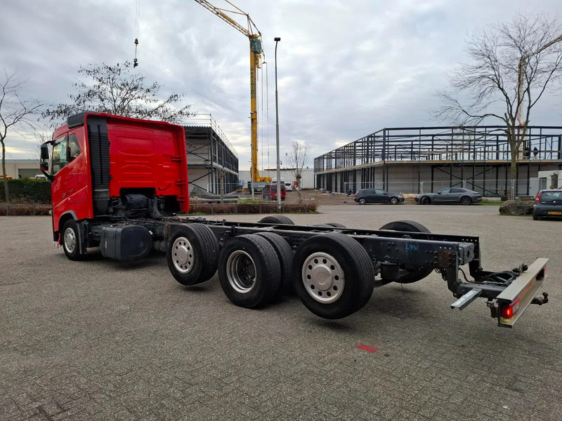 Volvo FH16-750 / VEB+ / ONLY:349761 KM / 9TON FRONT AXLE / INLINER / TECHNICAL 60TON / FULL-AIR / AUTOMATIC / EURO-6 / 2016 - Chassis vrachtwagen: afbeelding 3 Volvo FH16-750 / VEB+ / ONLY:349761 KM / 9TON FRONT AXLE / INLINER / TECHNICAL 60TON / FULL-AIR / AUTOMATIC / EURO-6 / 2016 - Chassis vrachtwagen: afbeelding 3