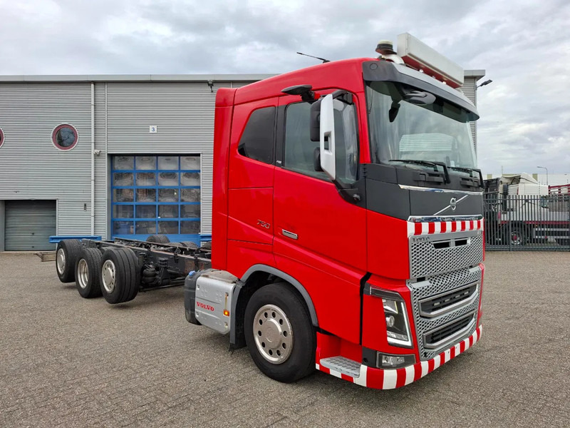 Volvo FH16-750 / VEB+ / ONLY:349761 KM / 9TON FRONT AXLE / INLINER / TECHNICAL 60TON / FULL-AIR / AUTOMATIC / EURO-6 / 2016 - Chassis vrachtwagen: afbeelding 2 Volvo FH16-750 / VEB+ / ONLY:349761 KM / 9TON FRONT AXLE / INLINER / TECHNICAL 60TON / FULL-AIR / AUTOMATIC / EURO-6 / 2016 - Chassis vrachtwagen: afbeelding 2