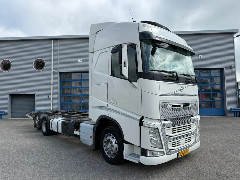 Volvo FH4-420 / NL TRUCK / DOUBLE TANK / PARKCOOL / BDF / VEB? / LWDS / FRIDGE / FULL-AIR / LIFT AXLE / AUTOMATIC / EURO-6 / 2016 - Containertransporter/ Wissellaadbak vrachtwagen: afbeelding 2 Volvo FH4-420 / NL TRUCK / DOUBLE TANK / PARKCOOL / BDF / VEB? / LWDS / FRIDGE / FULL-AIR / LIFT AXLE / AUTOMATIC / EURO-6 / 2016 - Containertransporter/ Wissellaadbak vrachtwagen: afbeelding 2