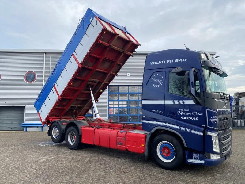 Volvo FH4-540 / VEB+ / ACC / LWDS / 3SIDE TIPPER / DYNAMIC STEERING / LEATHER / FULL-AIR / AUTOMATIC / EURO-6 / 2017 - Kipper vrachtwagen: afbeelding 4 Volvo FH4-540 / VEB+ / ACC / LWDS / 3SIDE TIPPER / DYNAMIC STEERING / LEATHER / FULL-AIR / AUTOMATIC / EURO-6 / 2017 - Kipper vrachtwagen: afbeelding 4
