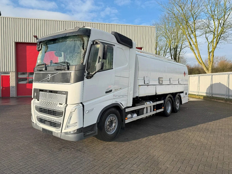 Volvo FH5-500 6X2 / ENGINE RUNNING / LIFT+LENKACHSE / FULL AIR / ADR / EUROTANK / 9-TON FRONT AXLE / EURO-6 / 2022 - Tankwagen: afbeelding 1 Volvo FH5-500 6X2 / ENGINE RUNNING / LIFT+LENKACHSE / FULL AIR / ADR / EUROTANK / 9-TON FRONT AXLE / EURO-6 / 2022 - Tankwagen: afbeelding 1