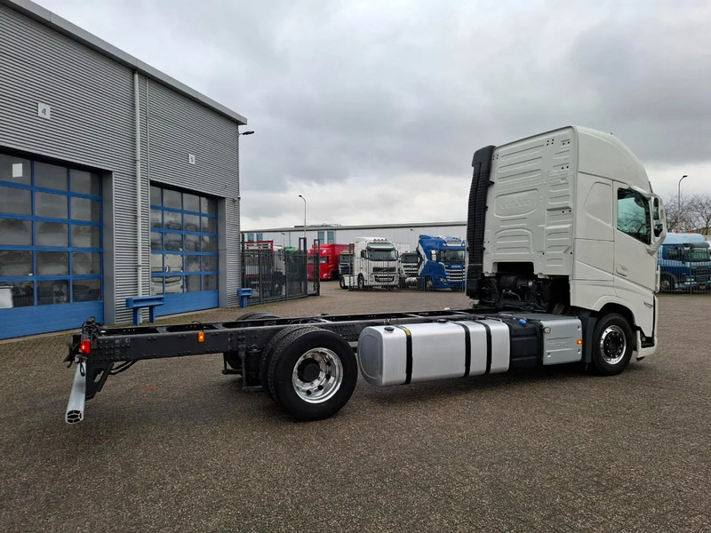 Volvo FH5-500 / XL / VEB+ / I-SAVE / I-PARKCOOL / ONLY:175784 KM / GERMAN TRUCK / FULL-AIR / WB:490 / ALCOA / LEATHER / 2023 - Chassis vrachtwagen: afbeelding 5 Volvo FH5-500 / XL / VEB+ / I-SAVE / I-PARKCOOL / ONLY:175784 KM / GERMAN TRUCK / FULL-AIR / WB:490 / ALCOA / LEATHER / 2023 - Chassis vrachtwagen: afbeelding 5