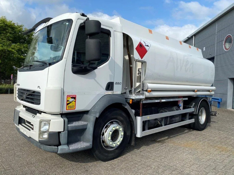 Volvo FL7-290 / 5 COMPARTIMENTS / 13000 LITER TOTAL / PUMP / ONLY:288120 KM / AUTOMATIC / EURO-5 / 2009 - Tankwagen: afbeelding 1 Volvo FL7-290 / 5 COMPARTIMENTS / 13000 LITER TOTAL / PUMP / ONLY:288120 KM / AUTOMATIC / EURO-5 / 2009 - Tankwagen: afbeelding 1