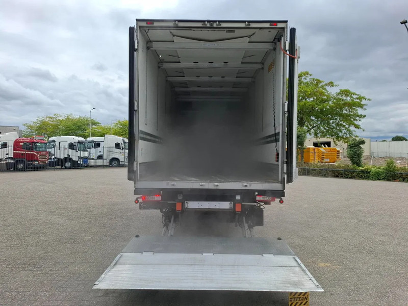 Isotherm vrachtwagen Volvo FM11-330 / VEB / LWDS / ONLY:442862 KM / CARRIER SUPRA 1250 / DOPPELSTOCK / PLATFORM 2TON / DATALOG / FULL-AIR / TOP CONDITION /: afbeelding 7