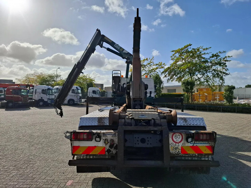Volvo FM13-400 / 8X4 / AJK HOOK 25TON / CRANE HMF 1560 K3 / ROTATOR / LIFT+LENKACHSE / AIRCO / MANUAL / EURO-4 / 2007 - Kraanwagen: afbeelding 4 Volvo FM13-400 / 8X4 / AJK HOOK 25TON / CRANE HMF 1560 K3 / ROTATOR / LIFT+LENKACHSE / AIRCO / MANUAL / EURO-4 / 2007 - Kraanwagen: afbeelding 4