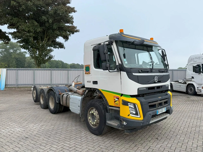 Volvo FMX 450 / ENGINE RUNNING / 8X4 / VEB / ONLY:260642 KM / PTO / LIFT+LENKACHSE / ALCOA / AUTOMATIC / EURO-6 / 2014 - Chassis vrachtwagen: afbeelding 2 Volvo FMX 450 / ENGINE RUNNING / 8X4 / VEB / ONLY:260642 KM / PTO / LIFT+LENKACHSE / ALCOA / AUTOMATIC / EURO-6 / 2014 - Chassis vrachtwagen: afbeelding 2