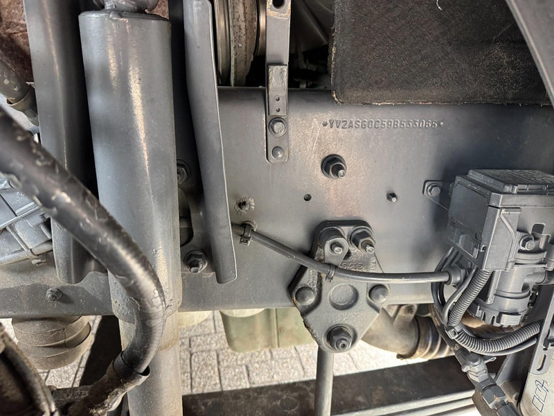 Kraanwagen Volvo FH 6x2 HMF 2820 K5, NCH Cable system Like New !: afbeelding 9