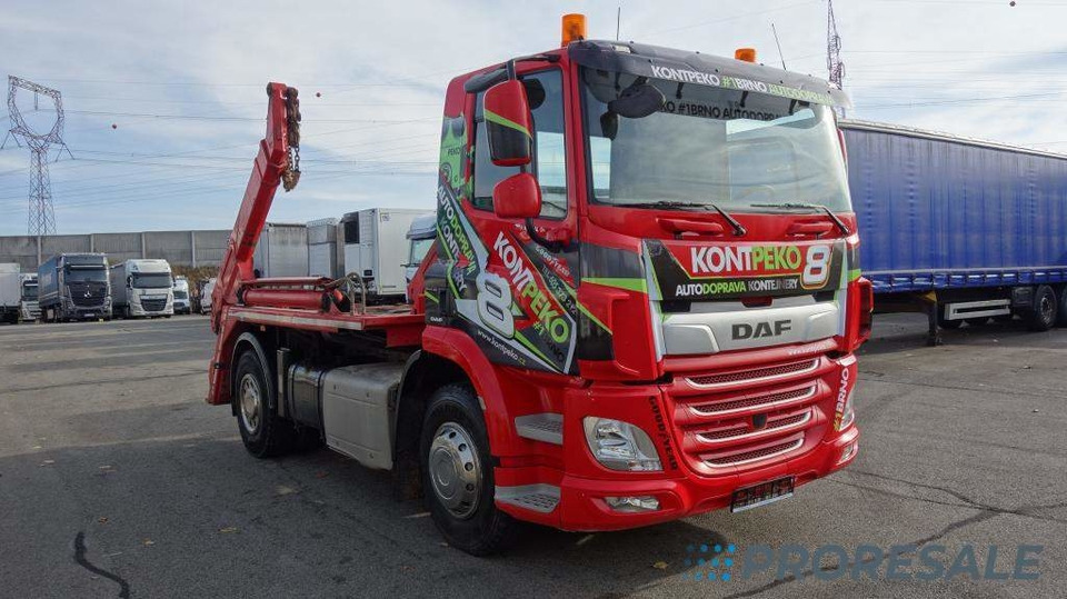 DAF CF 370 FA Day Cab EURO 6 řetězový nosič kontejnerů AK12 - Portaalarmsysteem vrachtwagen: afbeelding 1 DAF CF 370 FA Day Cab EURO 6 řetězový nosič kontejnerů AK12 - Portaalarmsysteem vrachtwagen: afbeelding 1