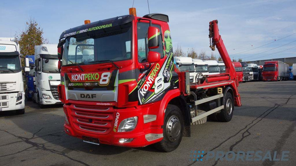 DAF CF 370 FA Day Cab EURO 6 řetězový nosič kontejnerů AK12 - Portaalarmsysteem vrachtwagen: afbeelding 2 DAF CF 370 FA Day Cab EURO 6 řetězový nosič kontejnerů AK12 - Portaalarmsysteem vrachtwagen: afbeelding 2