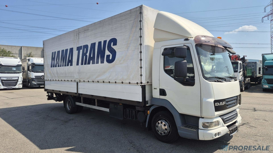 DAF FA LF 45.220 G12 EURO 5/EEV - valník s plachtou + hydraulické čelo BÄR - Schuifzeilen vrachtwagen: afbeelding 1 DAF FA LF 45.220 G12 EURO 5/EEV - valník s plachtou + hydraulické čelo BÄR - Schuifzeilen vrachtwagen: afbeelding 1