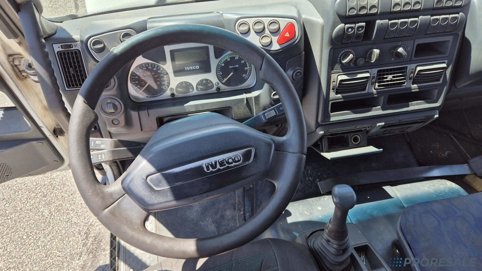 IVECO EUROCARGO ML 80E17 - valník - Vrachtwagen met open laadbak: afbeelding 5 IVECO EUROCARGO ML 80E17 - valník - Vrachtwagen met open laadbak: afbeelding 5