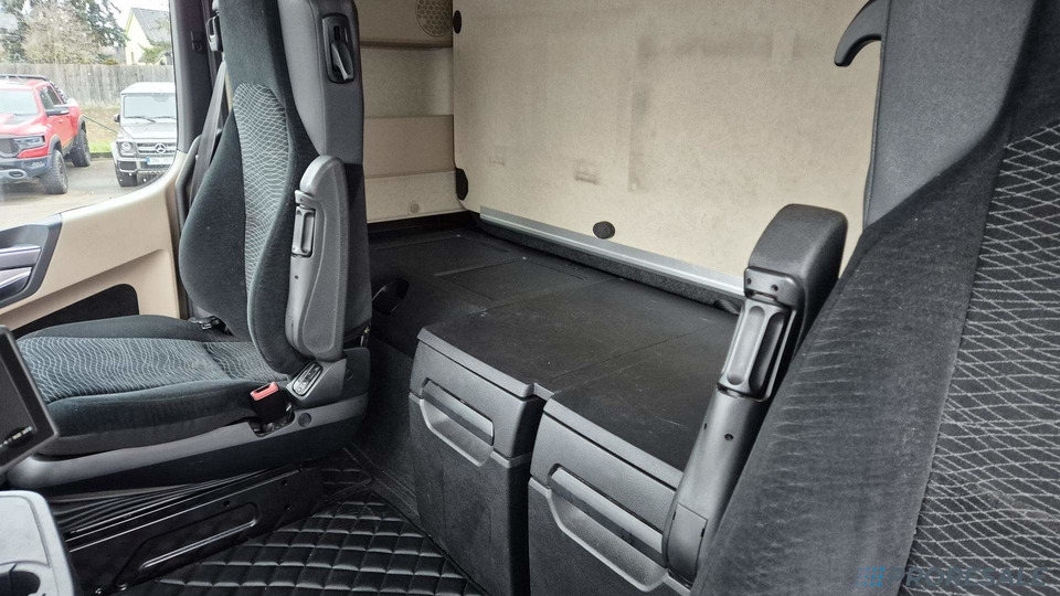 MERCEDES-BENZ ACTROS 1845 LS GIGA EURO 6 - Trekker: afbeelding 5 MERCEDES-BENZ ACTROS 1845 LS GIGA EURO 6 - Trekker: afbeelding 5