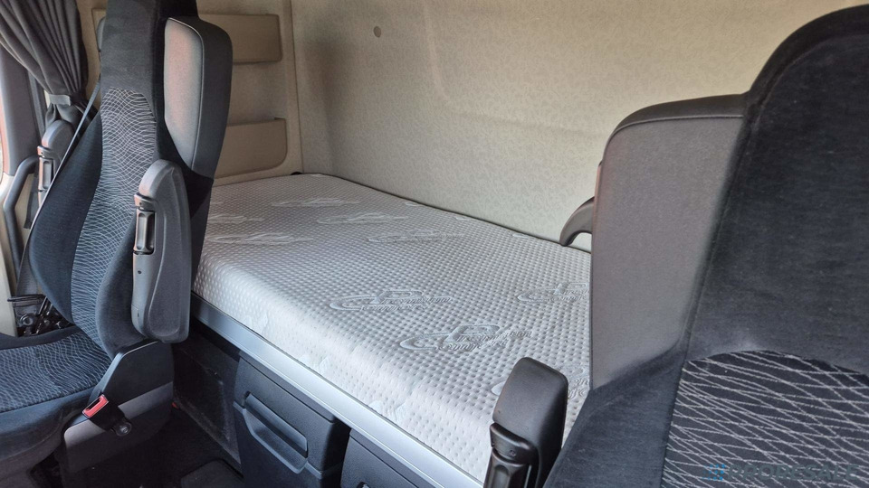 MERCEDES-BENZ ACTROS 1848 LS GIGA SPACE EURO 6 - Trekker: afbeelding 5 MERCEDES-BENZ ACTROS 1848 LS GIGA SPACE EURO 6 - Trekker: afbeelding 5