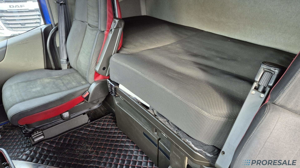 VOLVO FH 500 GLOBE LOW DECK EURO 6 - Trekker: afbeelding 5 VOLVO FH 500 GLOBE LOW DECK EURO 6 - Trekker: afbeelding 5