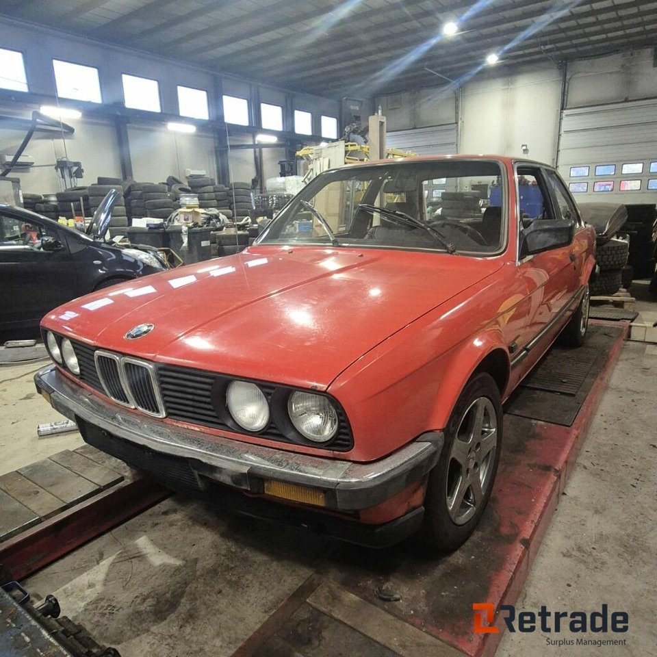 1984 BMW 323 i..Se video - Personenwagen: afbeelding 1 1984 BMW 323 i..Se video - Personenwagen: afbeelding 1