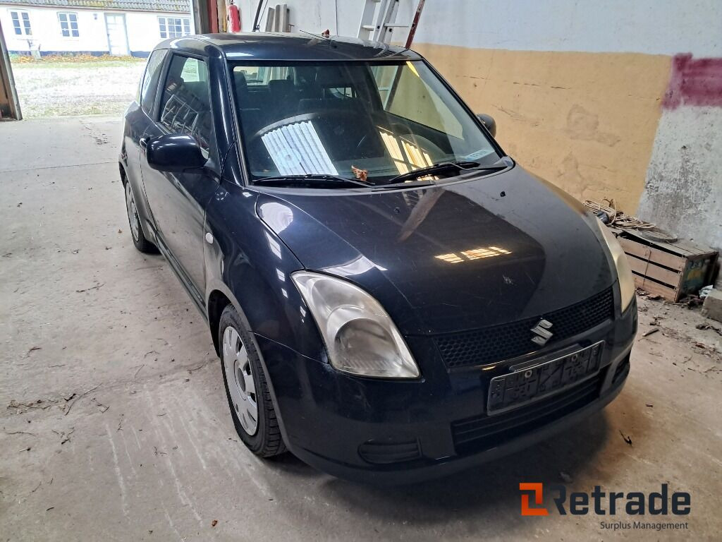 Bil Suzuki Swift 1,3 A/mt - Personenwagen: afbeelding 2 Bil Suzuki Swift 1,3 A/mt - Personenwagen: afbeelding 2