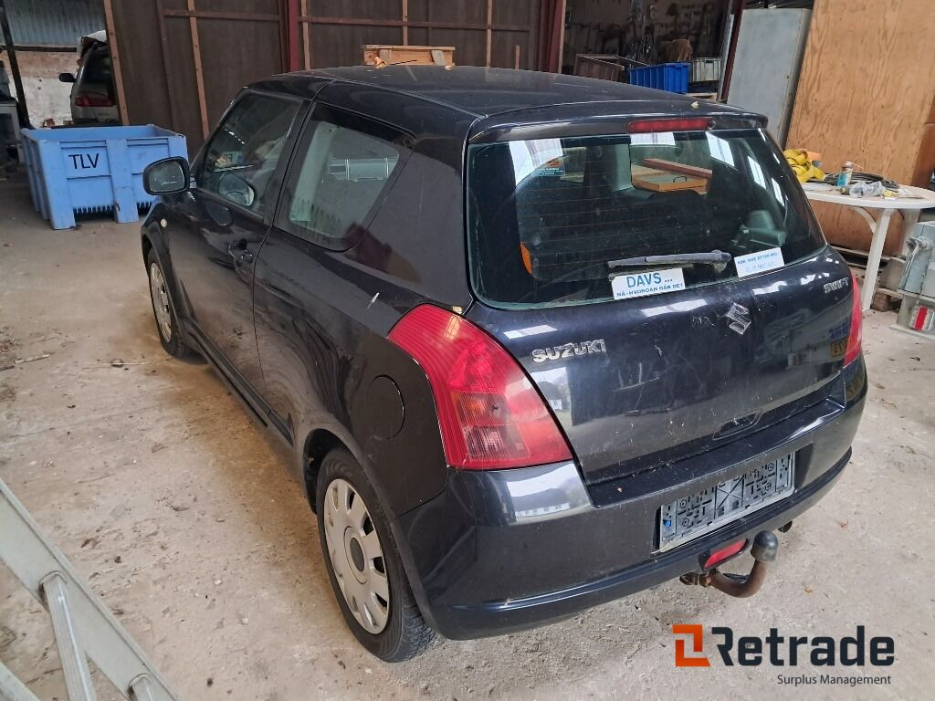 Bil Suzuki Swift 1,3 A/mt - Personenwagen: afbeelding 4 Bil Suzuki Swift 1,3 A/mt - Personenwagen: afbeelding 4