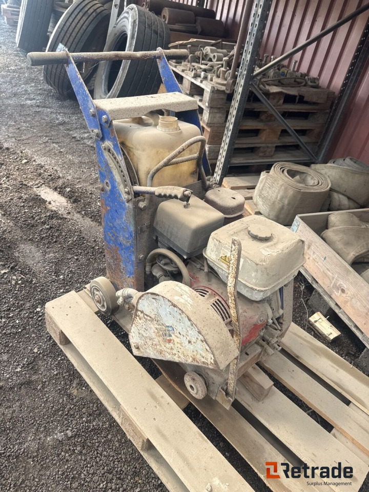 Asphalt equipment Fs350 - Bouwmachine: afbeelding 5 Asphalt equipment Fs350 - Bouwmachine: afbeelding 5