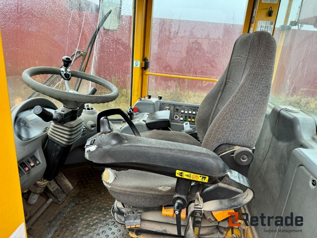 Hjullastare Volvo L70E med spakstyrning - Bouwmachine: afbeelding 5 Hjullastare Volvo L70E med spakstyrning - Bouwmachine: afbeelding 5