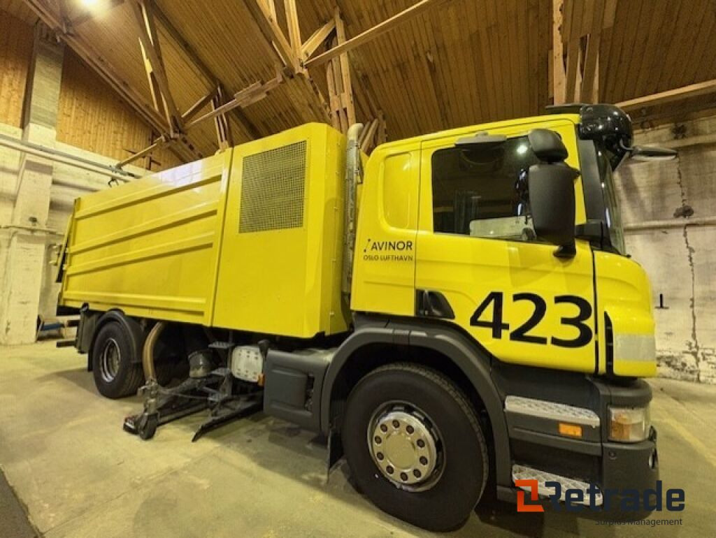 Glykol suger - Scania P310 med Bucher STKF 9500 på bygg! - Vuilniswagen: afbeelding 1 Glykol suger - Scania P310 med Bucher STKF 9500 på bygg! - Vuilniswagen: afbeelding 1