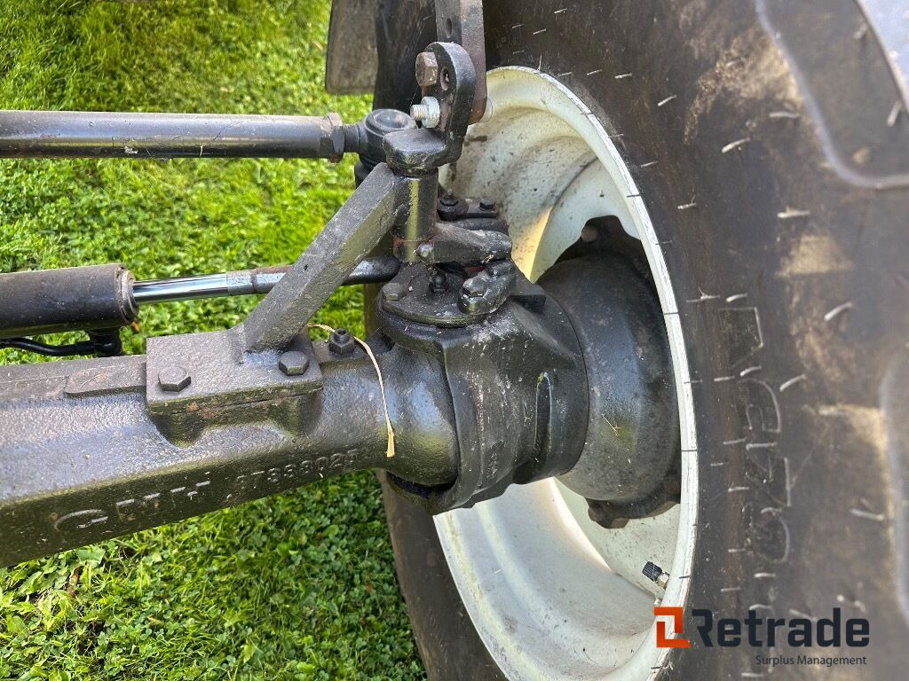 New Holland T4040 super steer traktor - Landbouwmachine: afbeelding 5 New Holland T4040 super steer traktor - Landbouwmachine: afbeelding 5