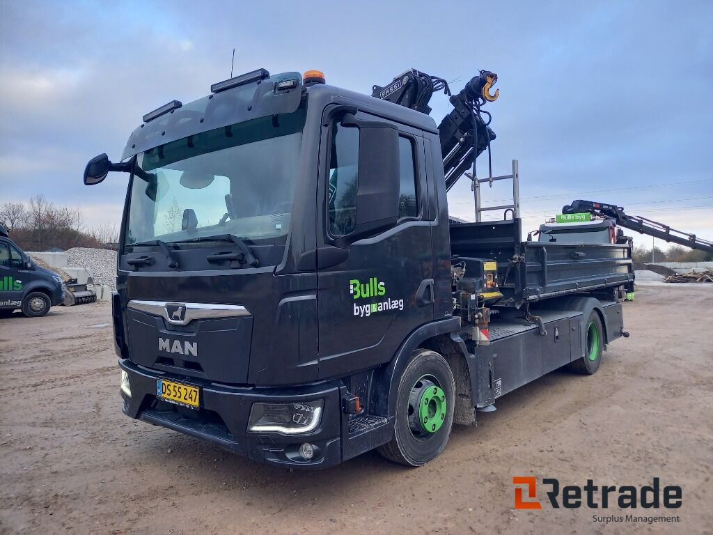 MAN TGL 12. 4X2 BL med Fassi kran - Vrachtwagen met open laadbak, Kraanwagen: afbeelding 1 MAN TGL 12. 4X2 BL med Fassi kran - Vrachtwagen met open laadbak, Kraanwagen: afbeelding 1