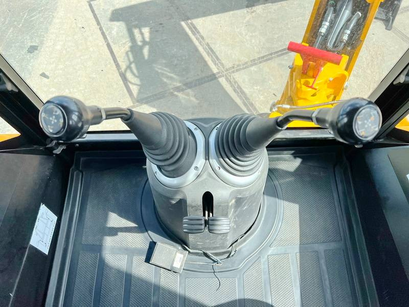 Nieuw Graaflaadmachine JCB 3DX / 3CX Plus 4WD - 4/1 Bucket / Hammer Lines: afbeelding 7