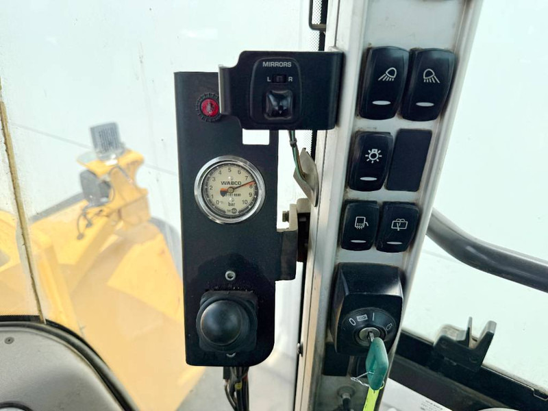 Wiellader Volvo L220G - German Machine / 3rd Function / Auto Lube: afbeelding 12