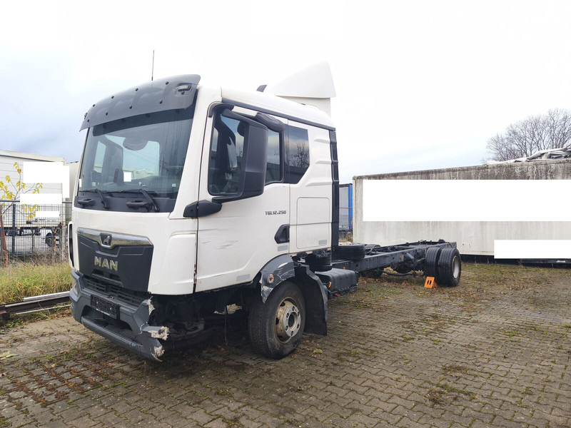 MAN TGL 12.250 Euro6 4x2 AHK - Chassis vrachtwagen: afbeelding 1 MAN TGL 12.250 Euro6 4x2 AHK - Chassis vrachtwagen: afbeelding 1