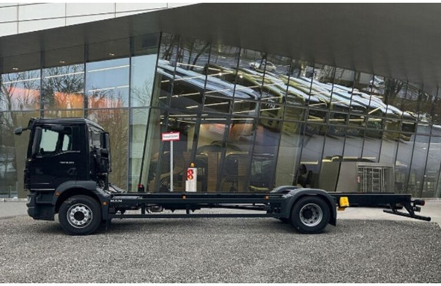 MAN TGM 18.320 4x2 BL CH Fahrgestell Euro 6 NEU Rechtslenker - Chassis vrachtwagen: afbeelding 5 MAN TGM 18.320 4x2 BL CH Fahrgestell Euro 6 NEU Rechtslenker - Chassis vrachtwagen: afbeelding 5